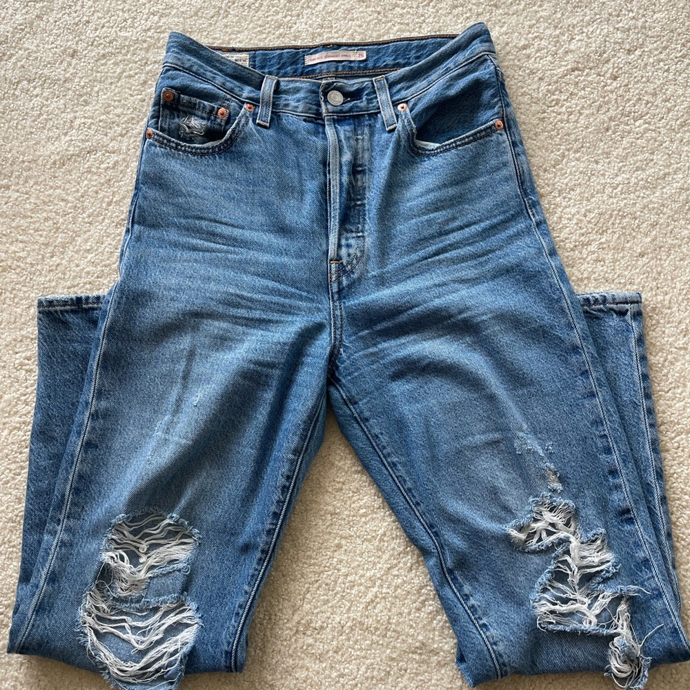 Levi’s Ribcage Ankle High Rise Straight Distressed Jeans - Picture 3 of 8